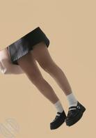 桌底偷拍骚货女大学生美腿，各位觉得值多少钱一晚2