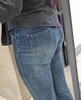 牛仔肉臀！顶级饱满0