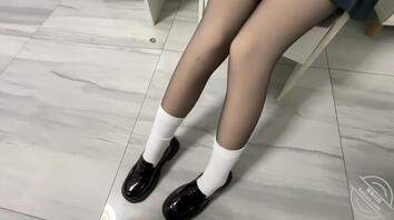 〖原创106〗过年期间,见到好久没见的邻居妹妹,jk黑丝白袜的穿搭看呆了1
