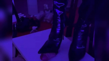 钢跟隔板插入踩鸡