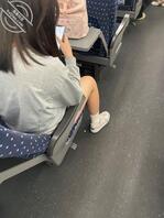 高铁上面的美腿与抄底1