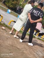 旗袍美女，长相乖巧