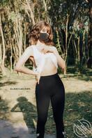 就喜欢把逼露出来---董小姐经典露出系列，不穿内衣跑步还勾引路人去卫生间2