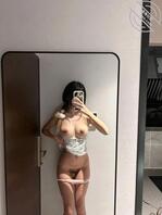 黄毛小母狗日常自拍露奶生活照（二）1