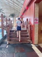 37水上乐园的家庭乱伦(下)水中摸鸡巴 楼道插骚逼 精液满天飞1