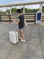 夏天就是好，姑娘都这么靓丽0