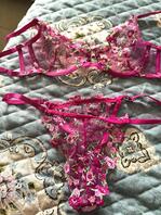 老妈的新骚逼内衣1