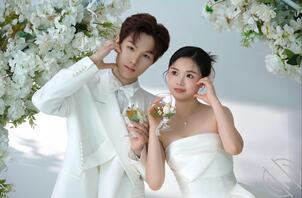 分享小表姐的订婚照,想得到小表姐只能慢慢来1