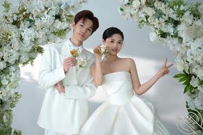 分享小表姐的订婚照,想得到小表姐只能慢慢来2