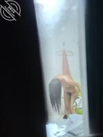 80后人妻少妇，奶子大，逼毛好黑，一定是个骚货，好想干她骚逼吃她的奶子