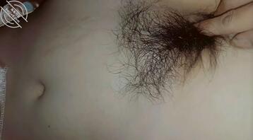 (原创)农村母子9,不负兄弟们众望、第一次成功把鸡巴插进了妈妈湿热的阴道1