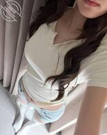 宿舍白丝小腿袜诱惑，你们喜欢吗？1