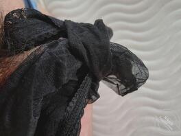 妈妈卧室枕头下发现她穿的情趣内衣