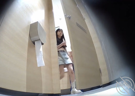 （非原创）慎入！偷拍一个姐姐一个人妻大号，不喜勿喷。0