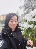 我妻子的制服自拍。2