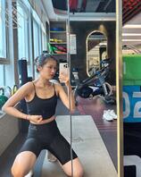 潜入打胶骚逼的吊带2