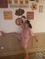 在洗浴中心跟弟弟做爱，弟弟听话就给他找女人2