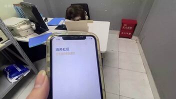 【真实乱伦】庆祝舅妈生日给 外甥足交乱伦