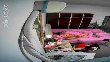 监控偷拍骚逼跟别人视频自慰