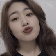 看长相觉得是什么类型的女孩  感觉骚不骚？0