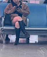偷拍——机场偶遇白腿少妇1