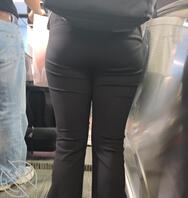 小姐姐的黑色紧身裤1