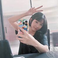 女同事如厕照片，最近结婚了，屁股比之前大了0