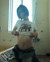 骚婊子浴室擦边拍摄