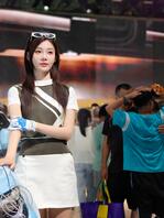 车模就是好看，无论是颜值还是腿。1