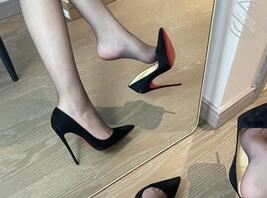 【玉足➕高跟】攻速加倍，云南昆明大一女大学生（已打码）2