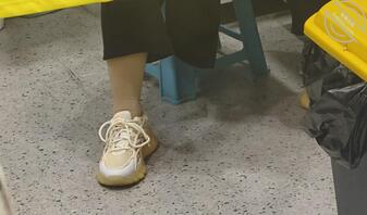 偷拍裤里丝熟女1