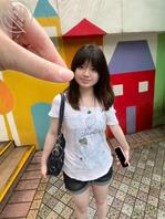 童颜肉欲雌小鬼海琳展示身体2