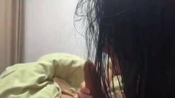 F奶巨乳反差母狗千里送逼