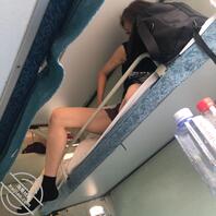 火车上偷拍极品长腿美女2