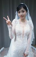 请大家羞辱我老婆杨依琳0