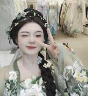 【弟妹朱红】在弟弟手机里发现了有好多私密照 不知道是不是我弟妹的1