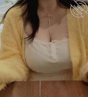 大奶骚妈，请大哥们支招如何拿下。语言羞辱也随意，反正不会掉块肉。1