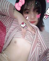 淫荡的反差婊母狗人前人后