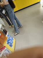 紧身牛仔裤美女1