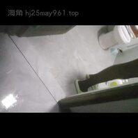 （原创）后妈得知我要回家，当她外甥女面就发骚了，换上开裆裤求我内射她。