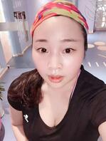 绿母来比一比谁的妈妈更好看，你给我妈打几分？有想操我妈的吗1