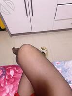 秦皇岛骚老婆欲求不满自慰，俩地分居，找个活好屌大的单男0