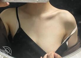 在宿舍，背着舍友自慰发骚。害怕舍友突然拉我的帘子1