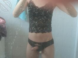 初中生打胶舅妈情趣内衣0