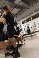 黑色连衣短裙丝袜小姐姐