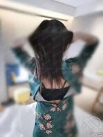 旗袍表姐28一个多月没做爱。射满了旗袍姐姐的小逼。内射流精果然好看!1