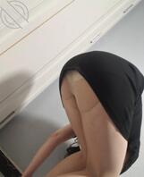继续打胶丈母娘丝袜穿着她的丝袜去上班2