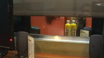 真实记录 电竞网咖小包厢里的一对情侣在里面偷偷打炮2