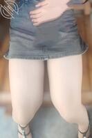 偷拍妹妹的大白腿0