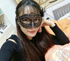 保养打胶骚妈的一字带高跟鞋附上骚妈照片2